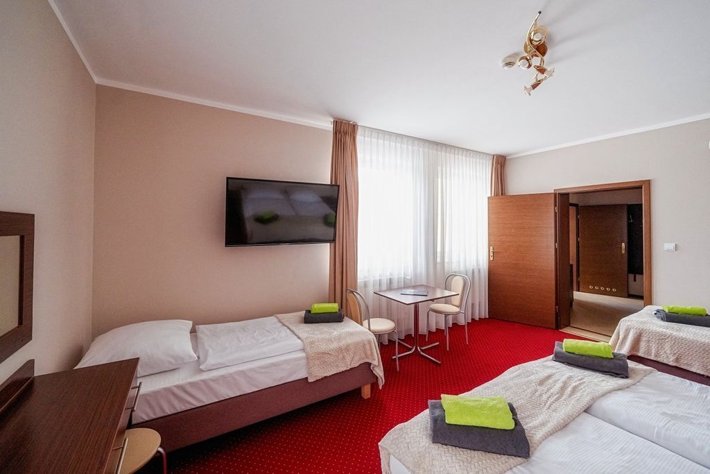 VILLA - Pokój 4 osobowy z tarasem